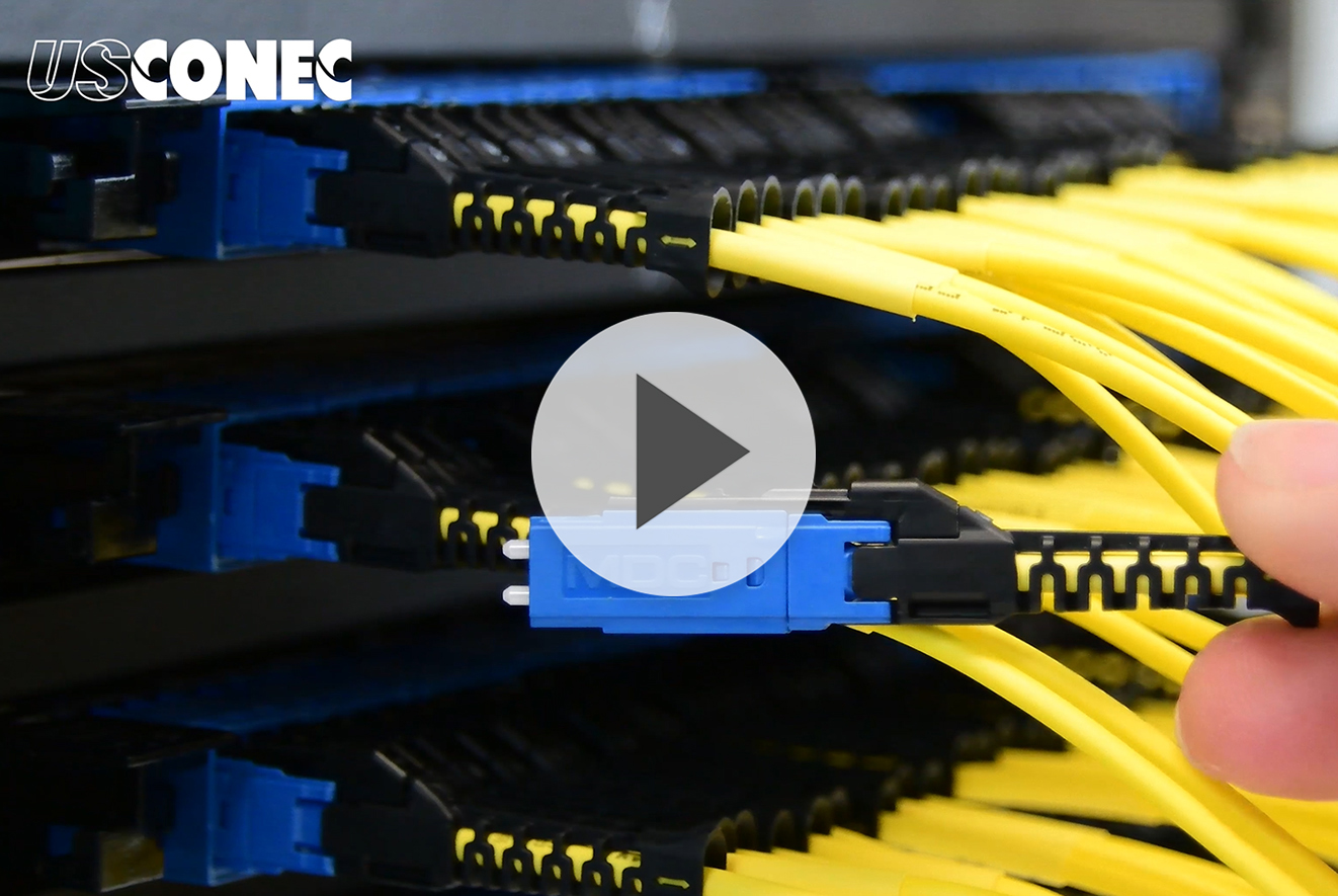 MDC 连接器的极性，插入和拔出